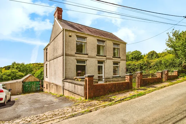 Four Roads, Kidwelly, SA17, photo 1