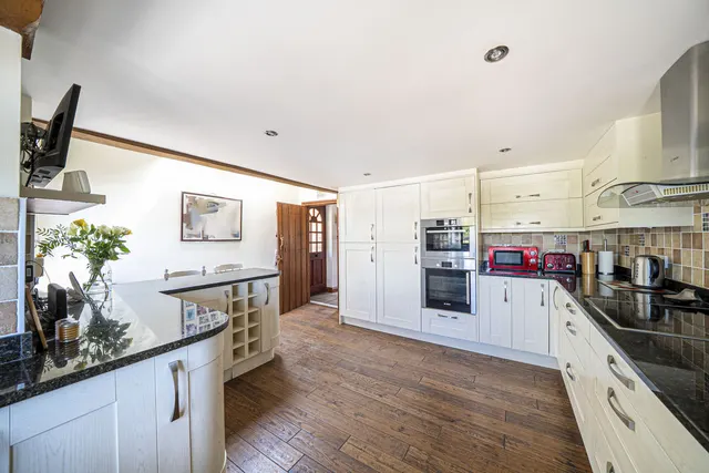 Lyndhurst, SO43, photo 3