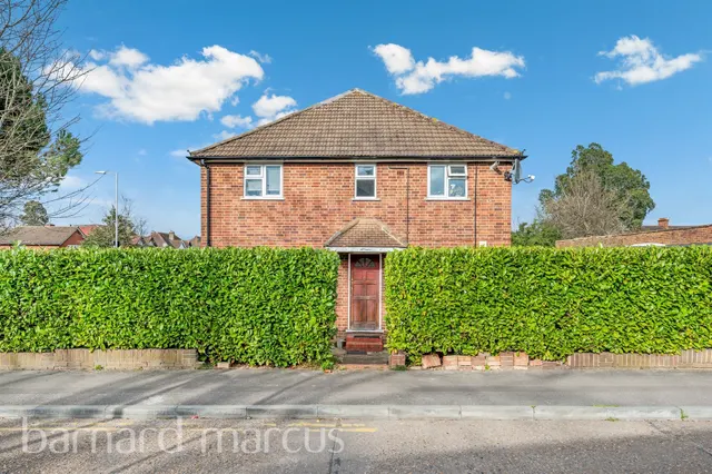 Hook Road, Surbiton, photo 1