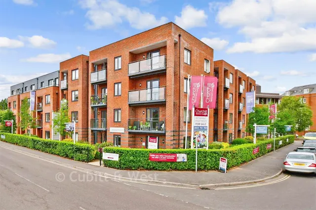 Garland Road, East Grinstead, RH19, photo 1