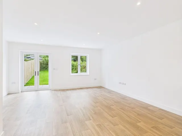 Photo 2 — Teg Lowarth Southgate Street, Redruth