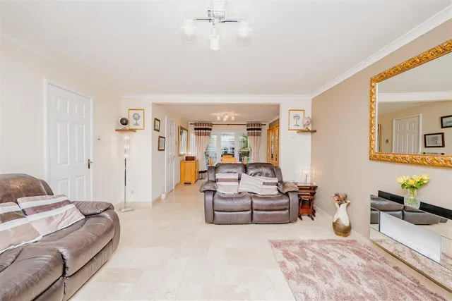 Photo 2 — Sherbourne Close, Barry, CF62 8AQ