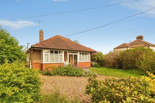 Weston Road, Aston Clinton, Aylesbury, photo 1