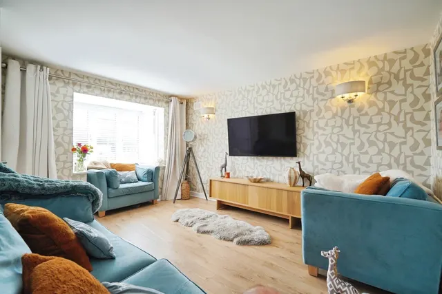 Briar Close, Hugglescote, LE67, photo 2