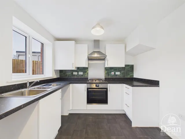 Photo 3 — Heron Grove, Lydney