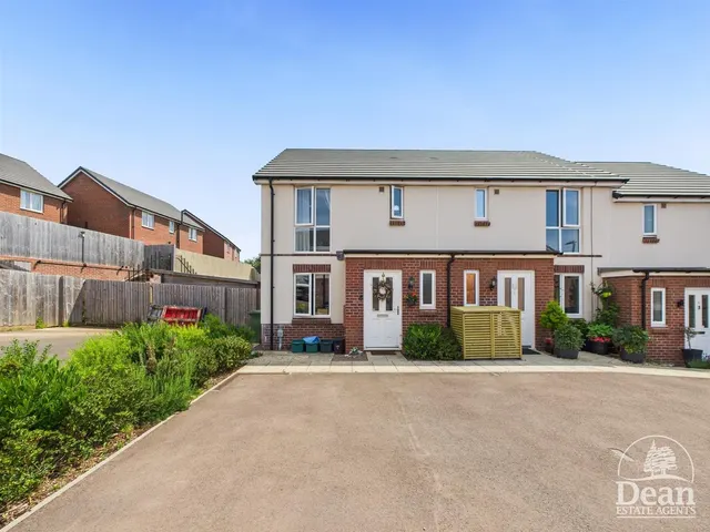 Heron Grove, Lydney, photo 1