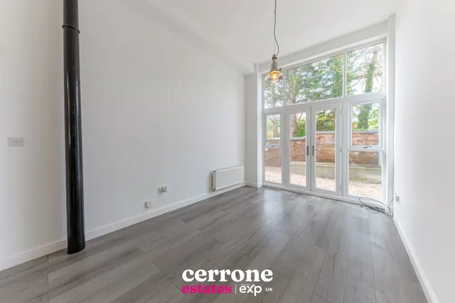 Photo 2 — Crescent House, Mount Pleasant, Redditch, B97 4JT