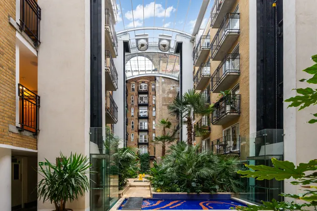 High Timber Street, London, EC4V, photo 2