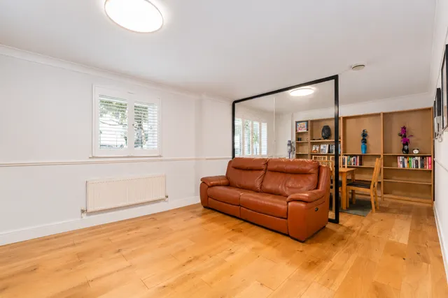 High Timber Street, London, EC4V, photo 1