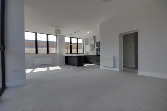 St. Johns Lane, Gloucester, GL1, photo 3