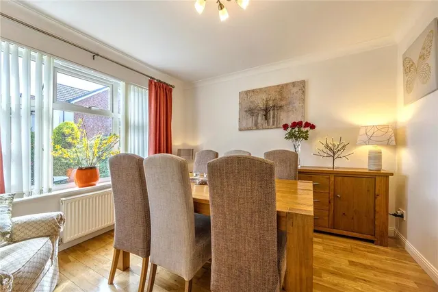 Photo 3 — Wallace Brae Avenue, Reddingmuirhead, United Kingdom, FK2