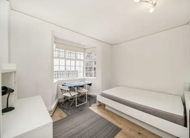 Photo 2 — Woburn Place, Bloomsbury, WC1H