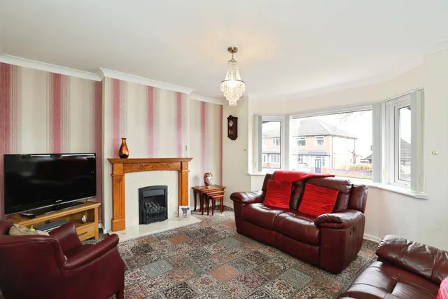 Courtway Drive, Sneyd Green, ST1, photo 3