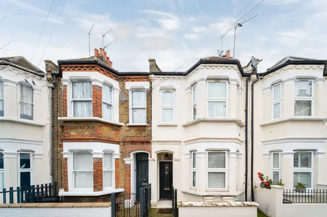 49a Mossbury Road, London, photo 1