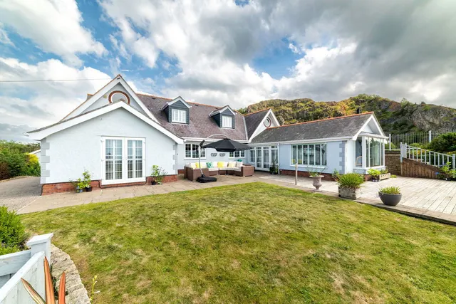 Hiraddug Road, Dyserth, Dyserth, Denbighshire, LL18 6HS, photo 1
