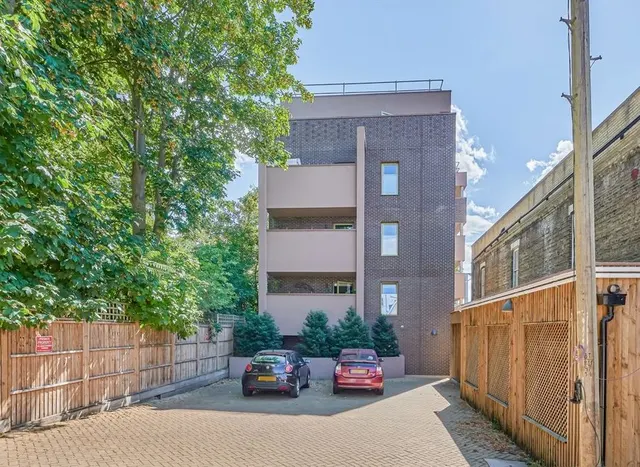 East Churchfield Road, Acton, W3, photo 1