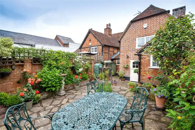 High Street, Ripley, Surrey, GU23 6AF, photo 1