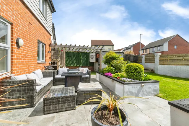 Iris Grove, Darlington, DL1, photo 1