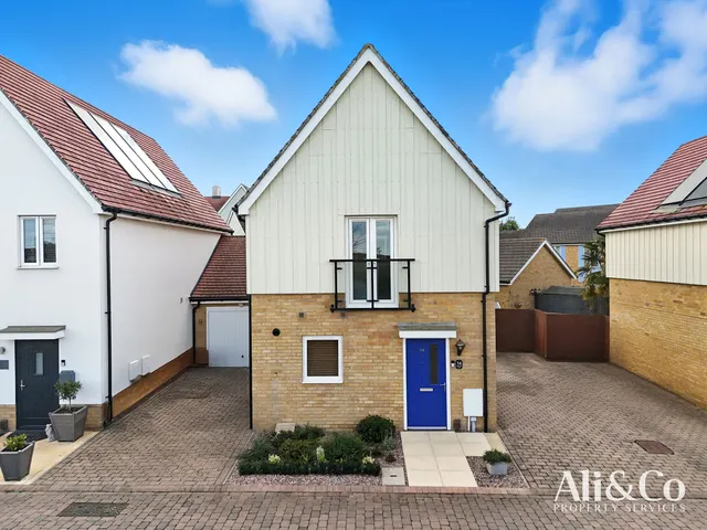 Woodside Close, Grays, Essex, RM16 2DN, photo 1