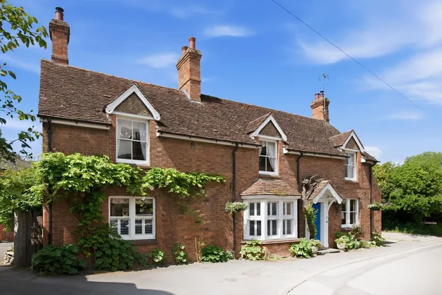 Chestnut Square, Wellesbourne, CV35, photo 1