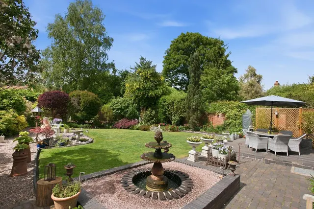Chestnut Square, Wellesbourne, CV35, photo 2