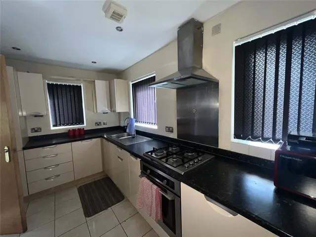 Bell Barn Road, Birmingham, B15, photo 2