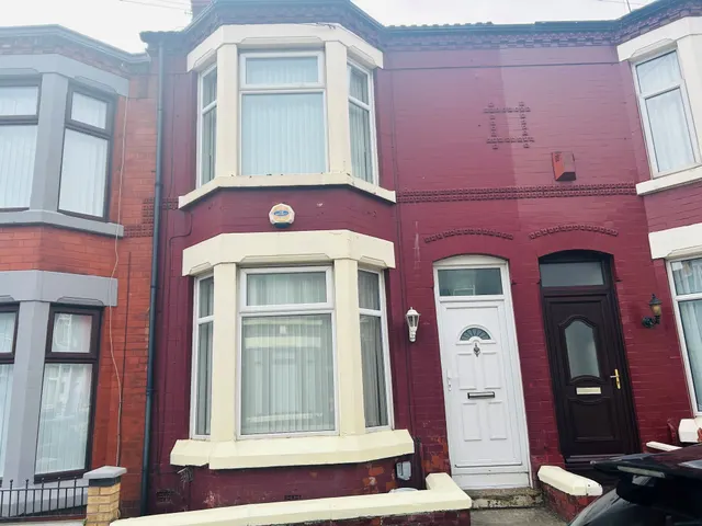 Clapham Road, L4, photo 1