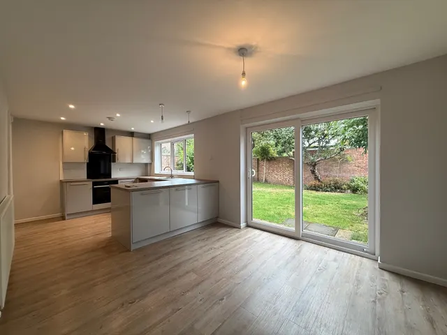 Tennyson Drive, Malvern, WR14, photo 2