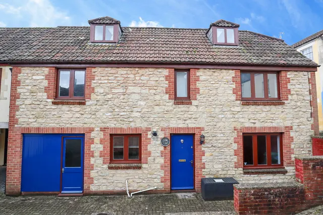 Castle Street, Calne, photo 1
