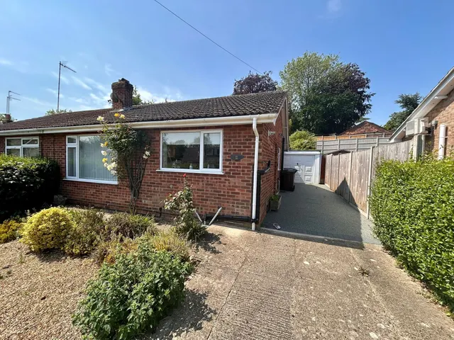 Damgate Close, Acle, NR13, photo 1