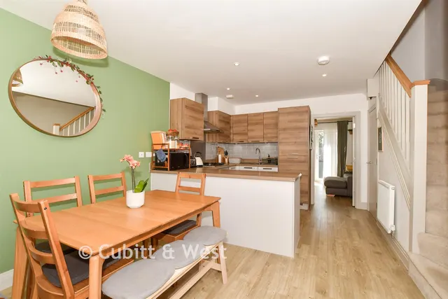 Bartram Close, Pulborough, RH20, photo 2