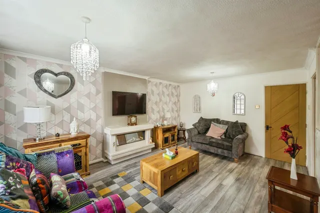 Photo 3 — Frobisher Grove, Maltby, Rotherham