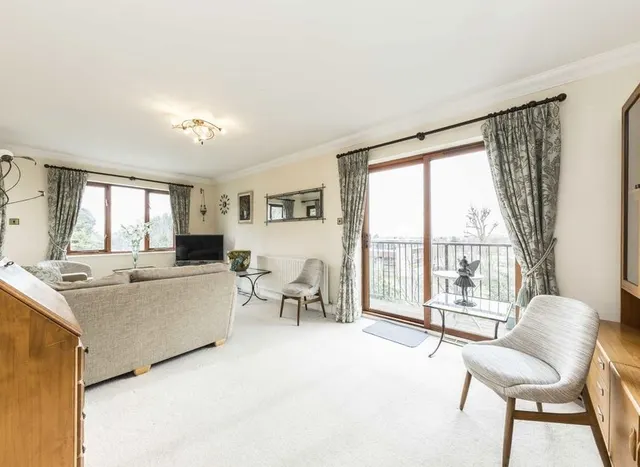 Photo 2 — Park View Road, Ealing, W5