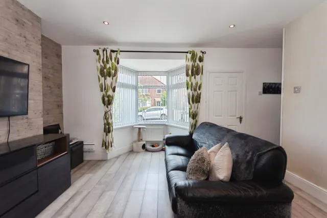 Mansion Crescent, Smethwick, B67, photo 2