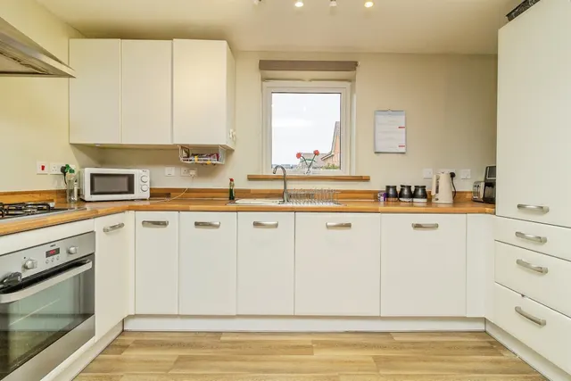 Countess Way, Brooklands, MK10, photo 2