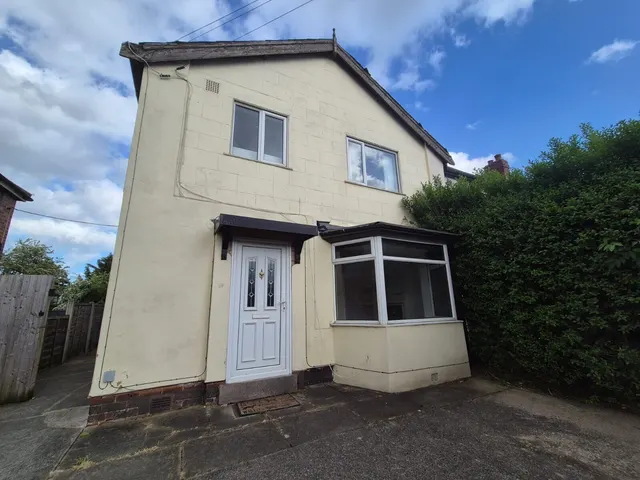 Poole Crescent, Leeds, photo 1