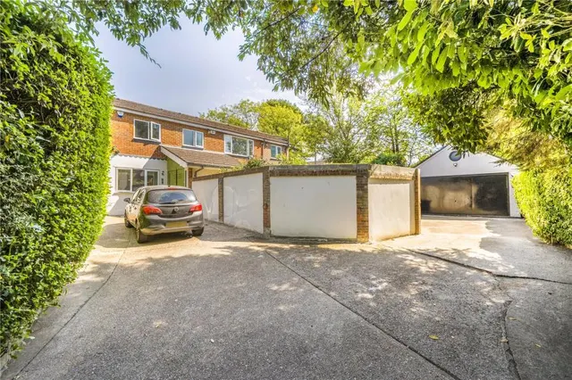 Frensham Way, Epsom, KT17, photo 1