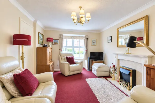 Holden Gardens, Stapleford, NG9, photo 2