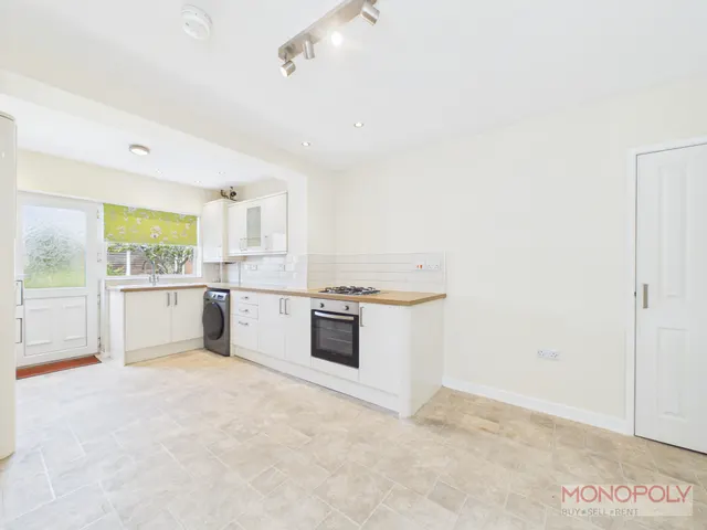 Borras Park Road, Wrexham, LL12, photo 2