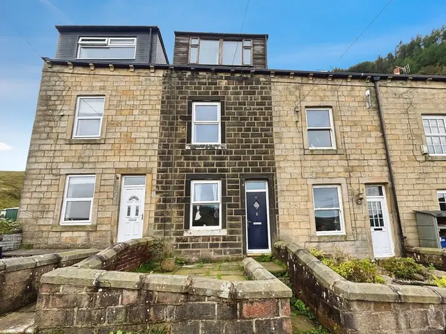 Carr Road, Todmorden, OL14, photo 1