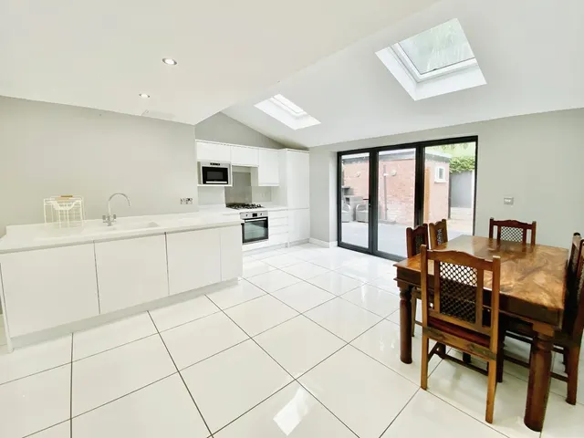 Parrs Wood Road, Didsbury, M20, photo 2