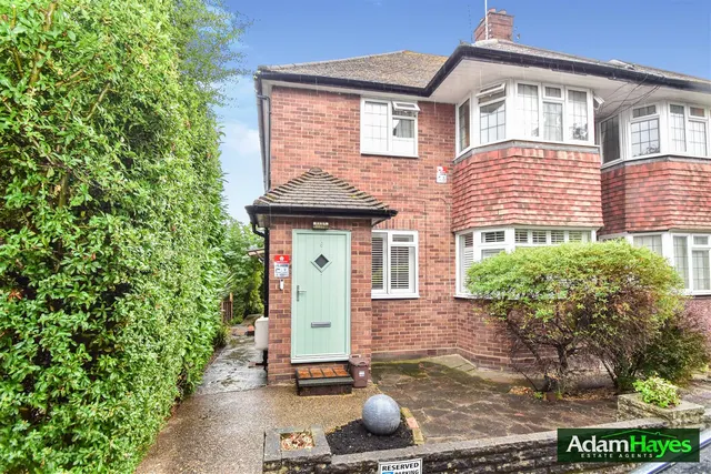 Holders Hill Road, Mill Hill, NW7, photo 1