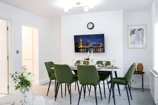 2 bedroom flat — Picton Place, London, W1U