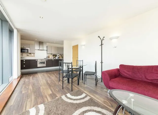 Photo 2 — Blackwall Way, Canary Wharf, E14