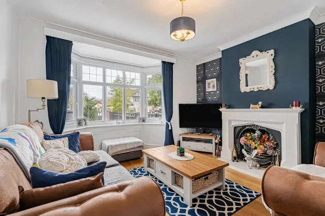 Kingston Road, Staines-upon-Thames, TW18, photo 3