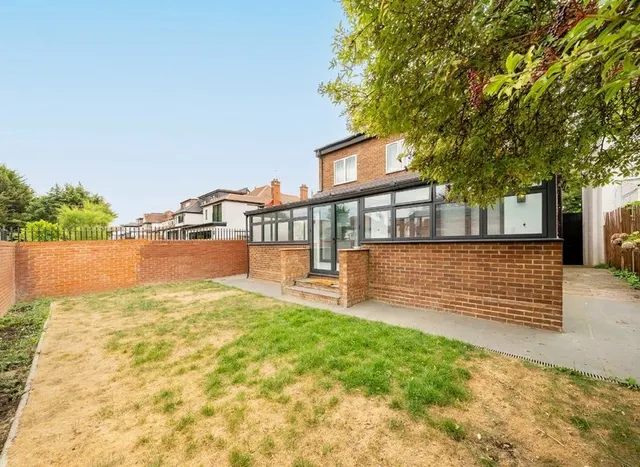 Photo 3 — Foscote Road, Hendon, NW4