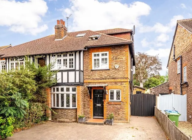 Gloucester Road, Hampton, TW12, photo 1