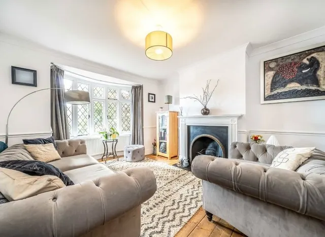 Gloucester Road, Hampton, TW12, photo 2