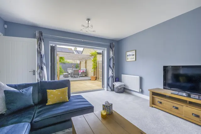 Thames Close, South Cerney, GL7, photo 2