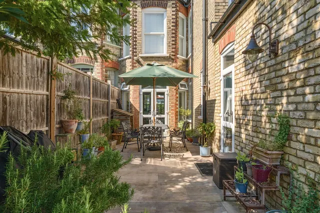 Photo 3 — Woodside Road, London